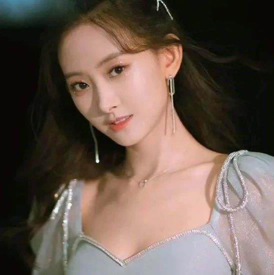 拒绝潜规则要她赔1200万!美女代文雯愤怒解约结果?|代文雯|解约通知函_新浪新闻