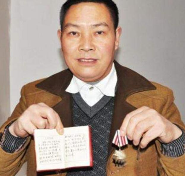 无名烈士老山插旗主人公何天华战时不畏牺牲退伍后成保安