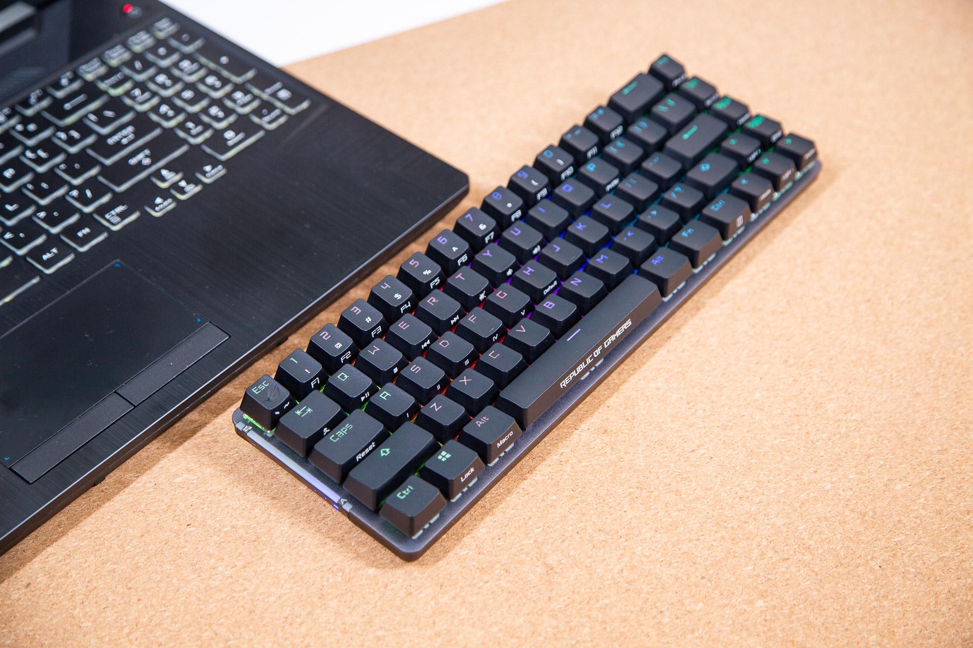 紧凑型无线机械键盘的信仰华硕rog魔导士机械键盘测评