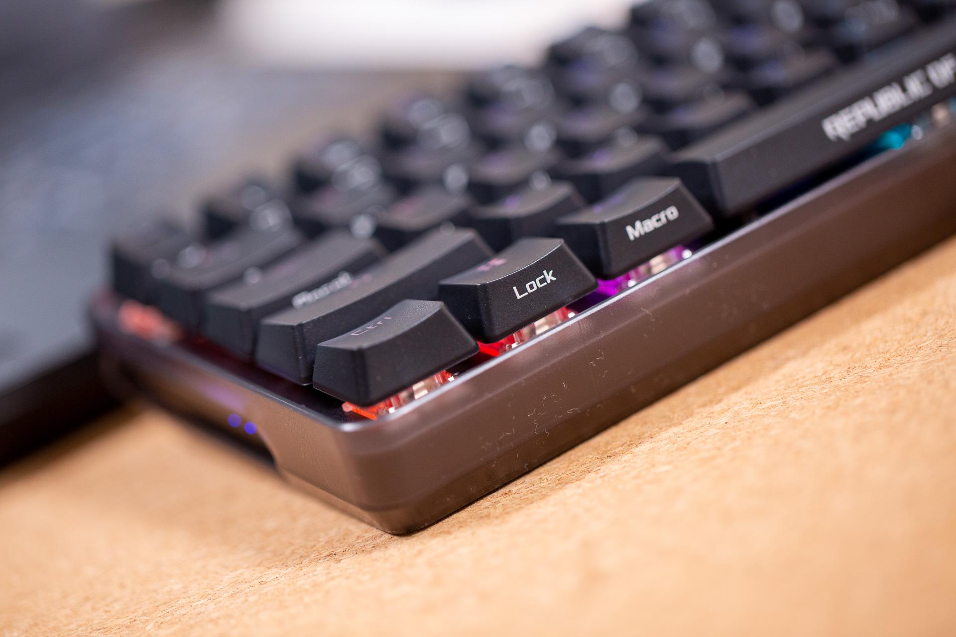 紧凑型无线机械键盘的信仰华硕rog魔导士机械键盘测评