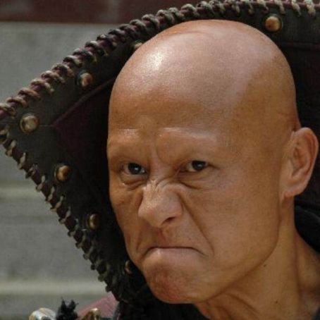 而演员计春华就是这么一位反派,出道30多年,计春华出演的基本都是反派