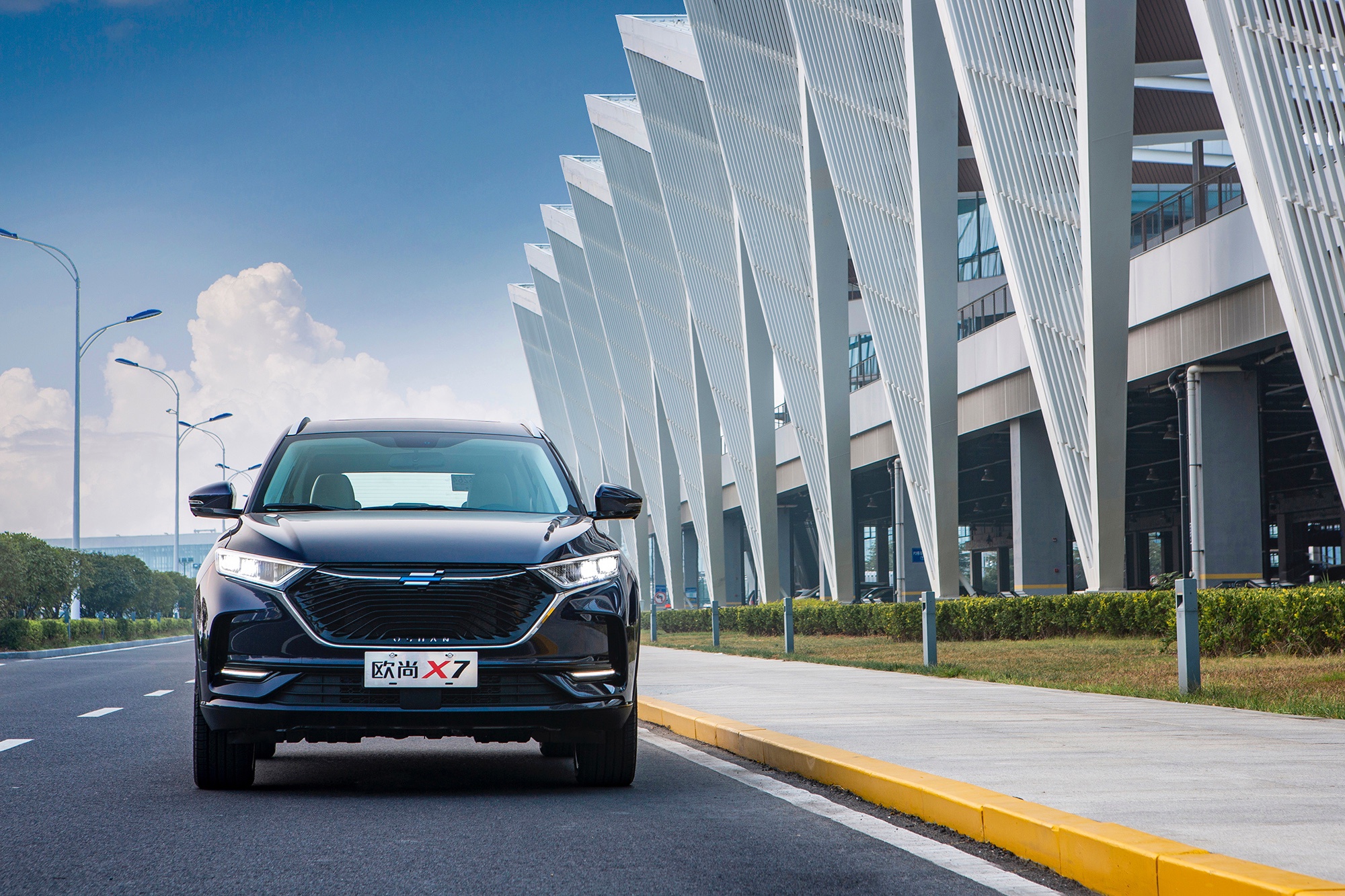 长安欧尚x7年销量突破10万台 "汽车界小米"如何称雄