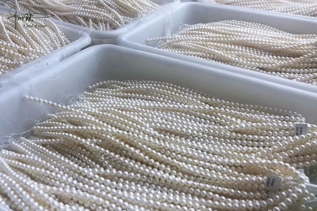 在诸暨山下湖小镇,彻底被各种夺目的珍珠吸引