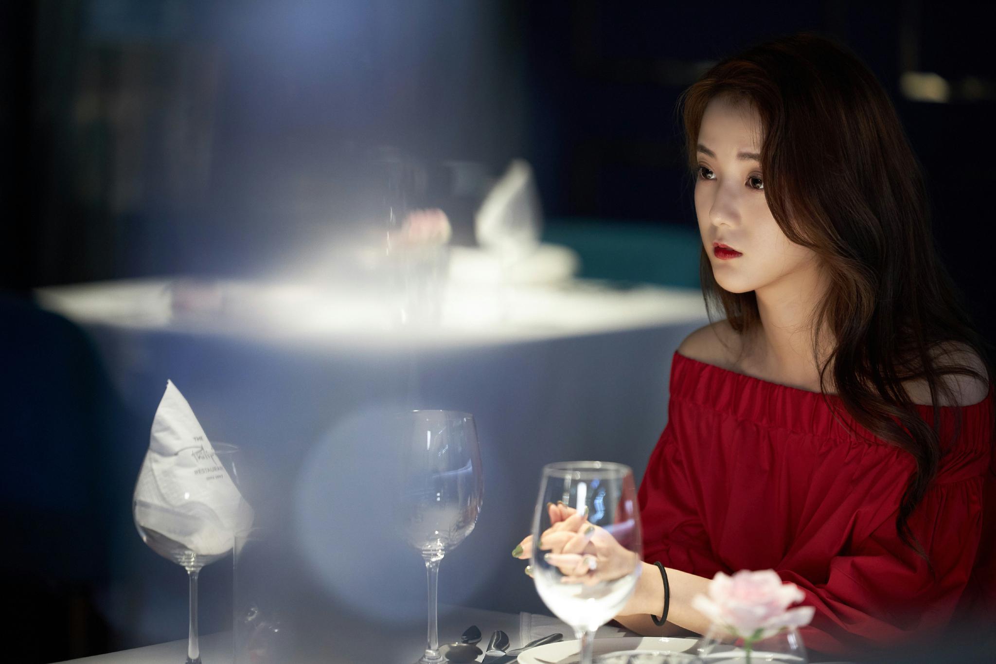 《青春创世纪》热播 马倩倩化身主播投身电商事业