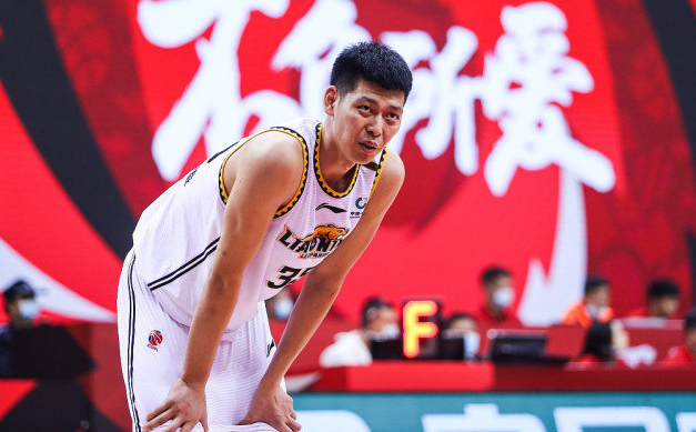 四消息:霍楠力挺2人,王哲林落选,辽媒批评朱荣振,杨鸣不用1人