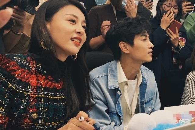 陈晓贾青扫楼生图曝光,离开了十级精修美颜,颜值不愧是大明星