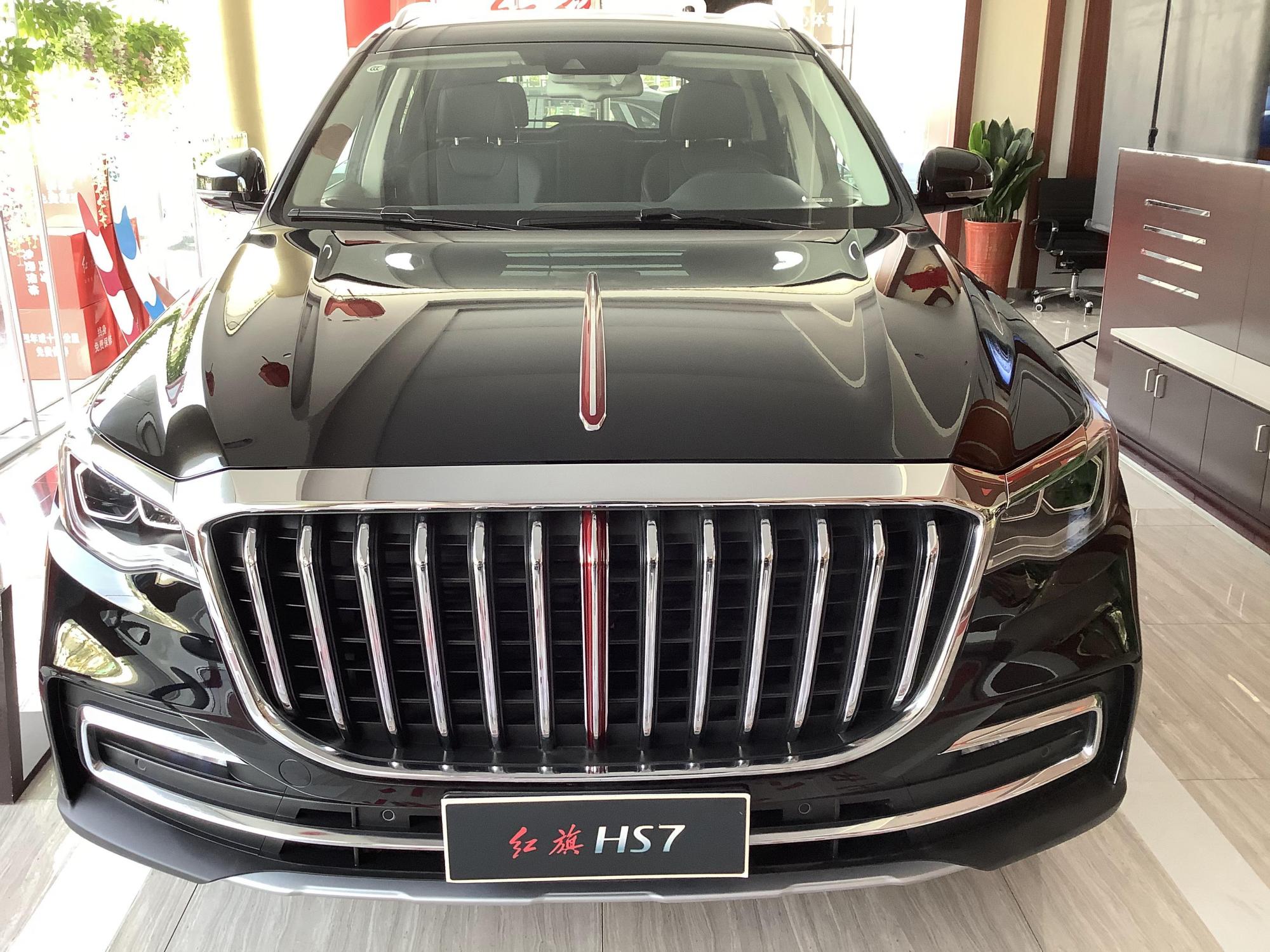 2021款红旗hs7到店,魅夜黑气场足,2.0t配远程启动-新浪汽车