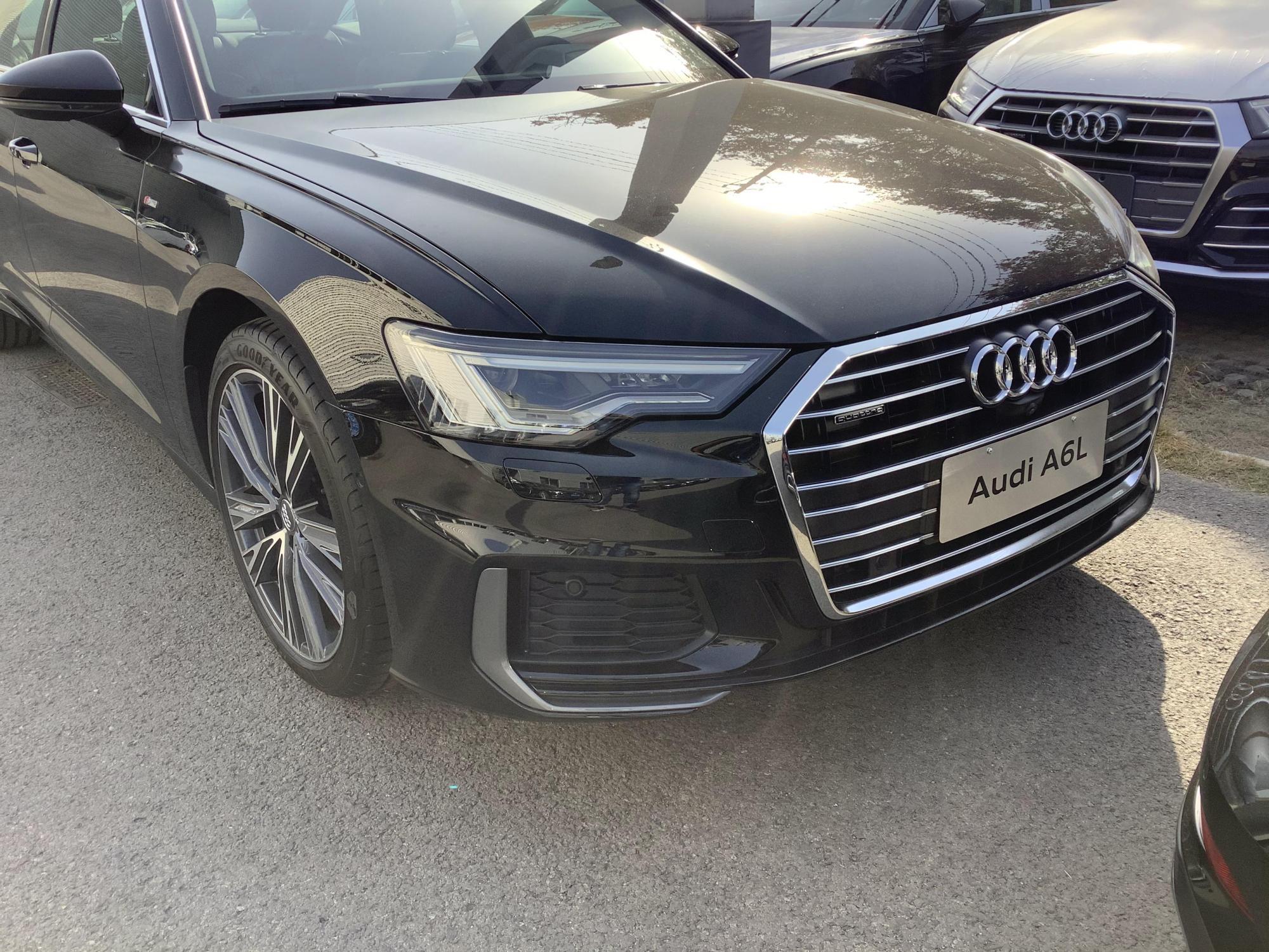 2021款奥迪a6l到店,传奇黑涂装很大气,3.0t配置升级