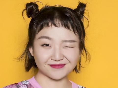 脸盘大五官小的草根丑女孩辣目洋子凭借什么逆袭成未来影后