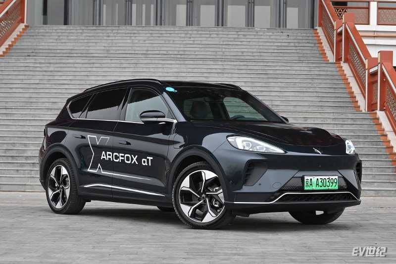有内味儿了 试驾arcfox极狐αt纯电动suv