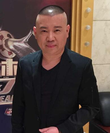 2004年,侯耀文为何执意要收郭德纲为徒弟,背后的原因让人感动