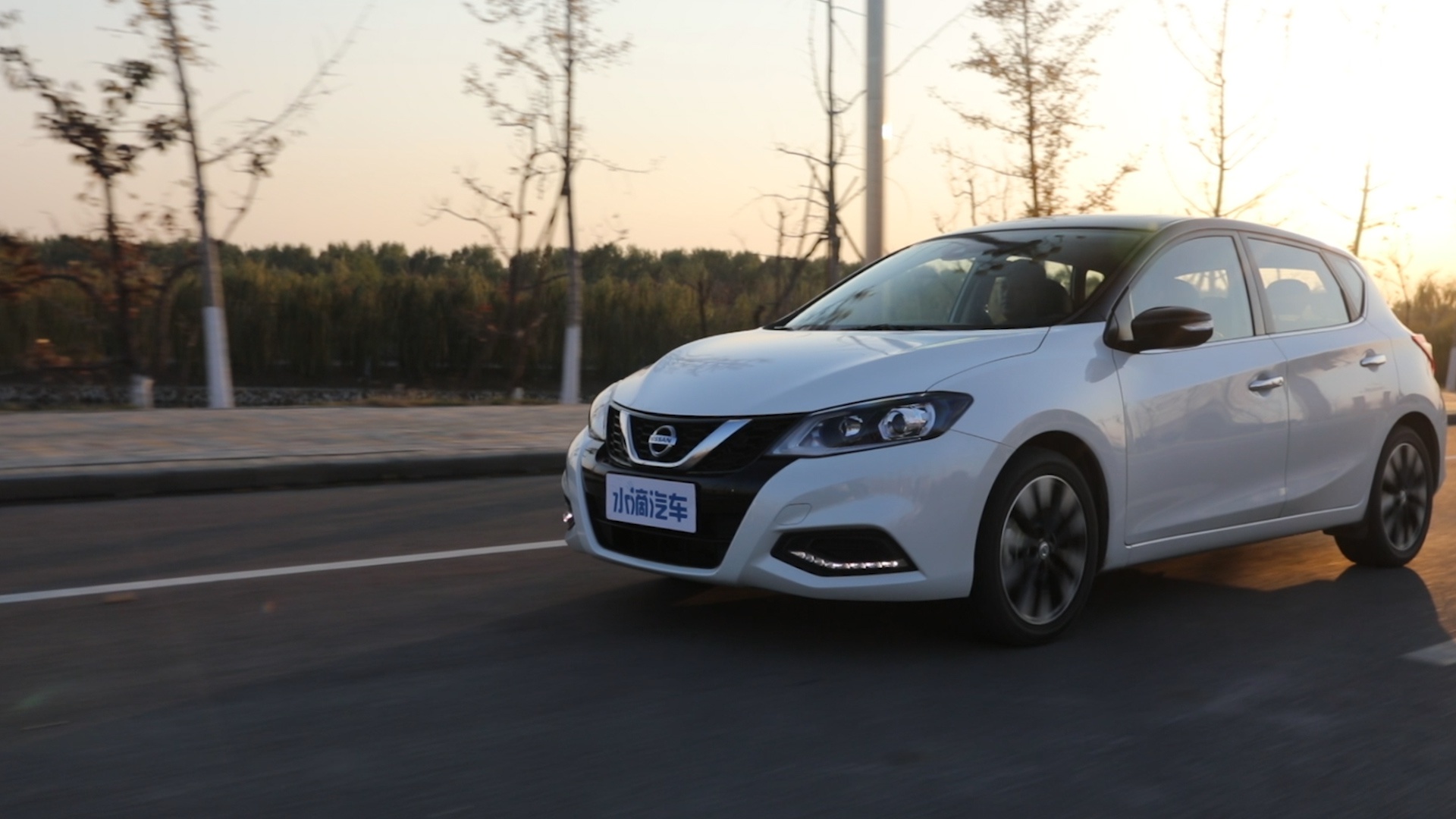 关键词: 两车对比两厢车导购日产东风日产骐达我要反馈