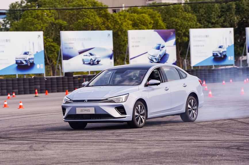 620公里超长续航顶配20万搞定上汽r汽车er6电动车香不香