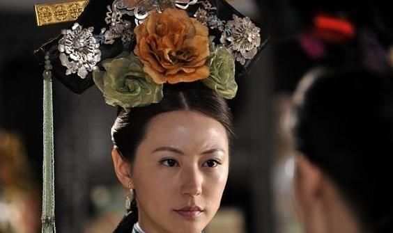 可她却敢逾矩戴金钗!