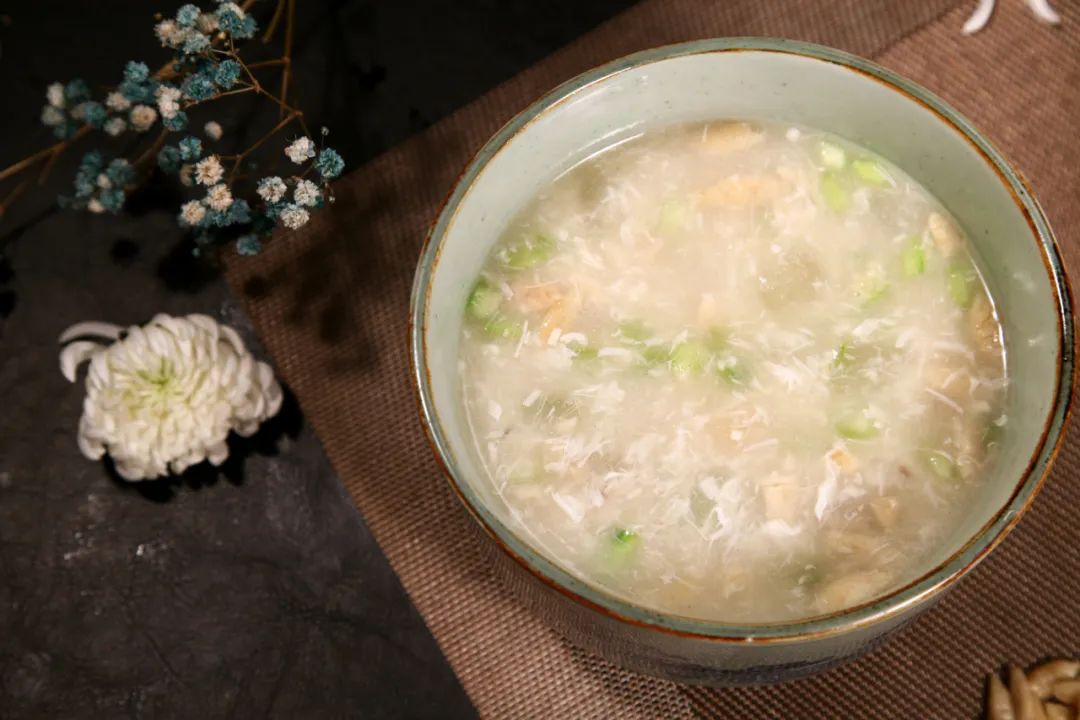 菊花鱼肚鱼茸羹