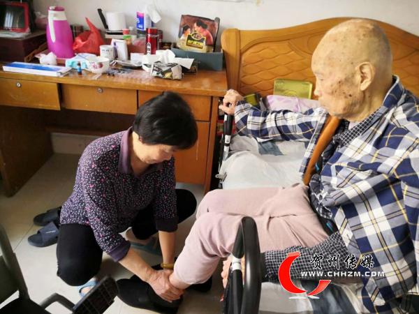 第二届贺州市"十大孝子"李红珍:尽真情 孝长辈