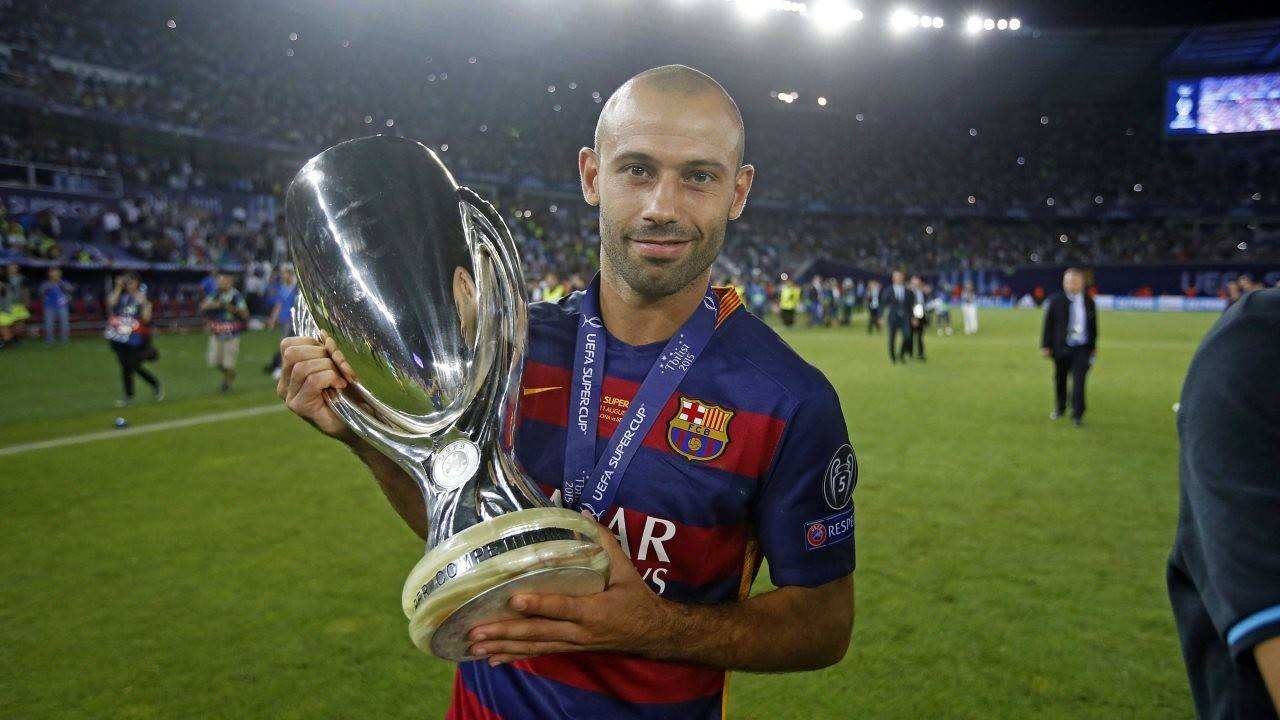 马斯切拉诺在巴萨拿到了一切俱乐部荣誉.