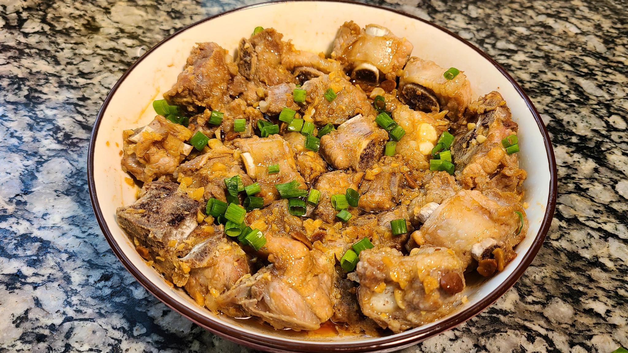 蒸排骨的家常做法,排骨香味浓味道好,广东人都说好吃