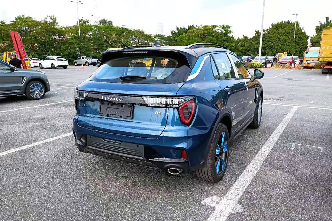 2020广州车展:抢先实拍新领克01 车展预售/车尾改动明显