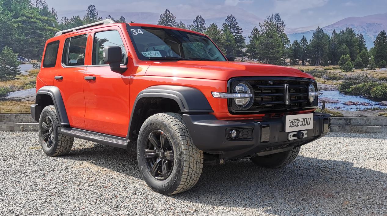 国货硬派越野实力强 wey坦克300不输牧马人和奔驰g!-新浪汽车