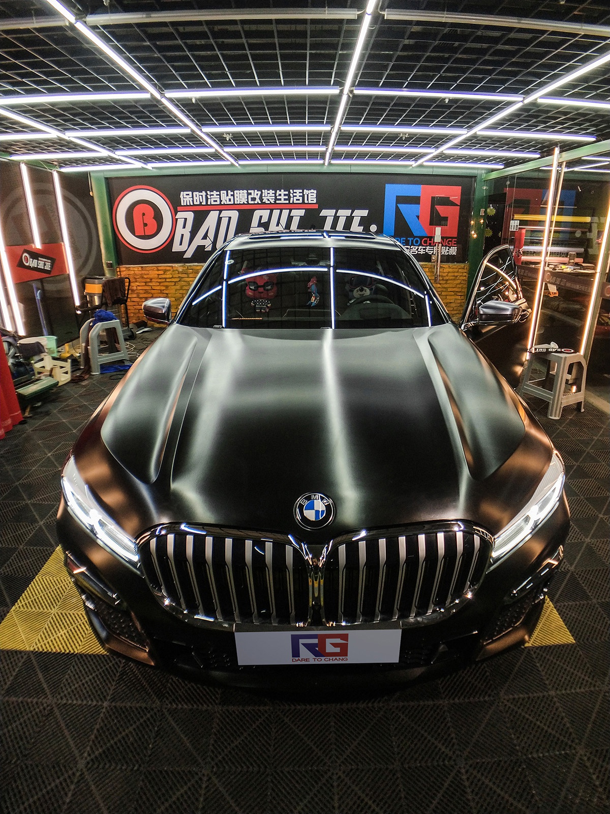 宝马740li车身改色电光黑 rg瑞集改色膜陕西西安加盟