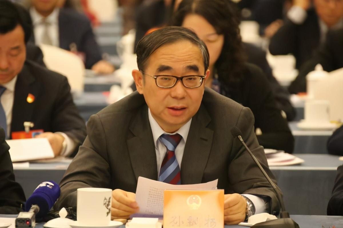 连云港新4位百亿巨贾坐拥3417亿62岁大佬身价2335亿