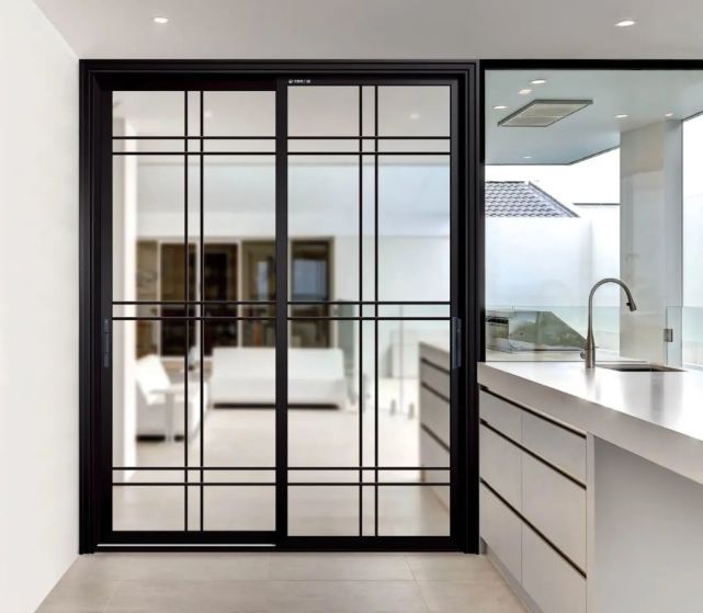 厨房安装无轨推拉门有哪些好处?看完你就知道了!