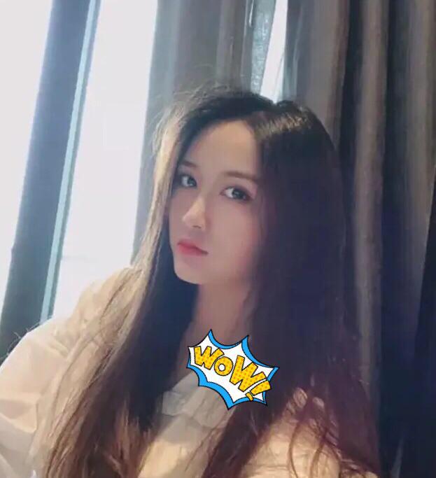 fly女友秀长腿,镜头糊脸都挡不住女神气质,网友:便宜飞牛了