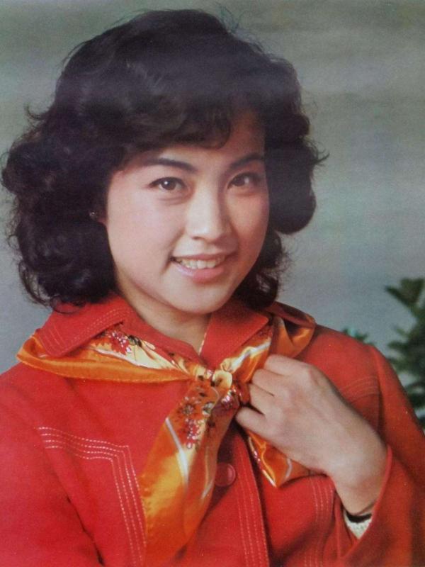 她是80年代当红影星,22岁嫁"粉丝",41年零绯闻恩爱如初|丹宁|赵静