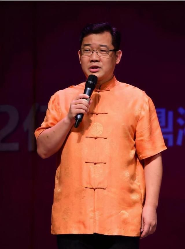 一次偶然的机会,大兵遇到了自己的领路人杨奇志,他想要拜杨奇志为师