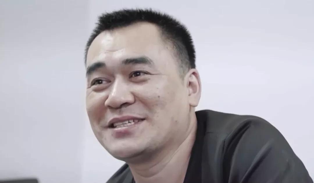 上海一八旬老人竟把300万房产送给楼下水果摊主，背后原因…休闲区蓝鸢梦想 - Www.slyday.coM