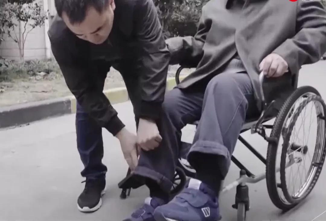 上海一八旬老人竟把300万房产送给楼下水果摊主，背后原因…休闲区蓝鸢梦想 - Www.slyday.coM