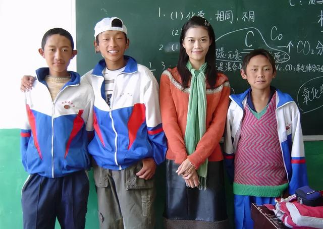 女博士韦慧晓，35岁被特招入伍，4年后成中国海军首位女副舰长休闲区蓝鸢梦想 - Www.slyday.coM