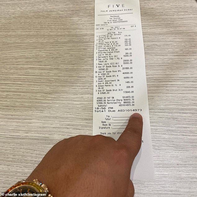 英dj炫富邀请朋友到高档酒吧,第二天收到超180万账单傻眼