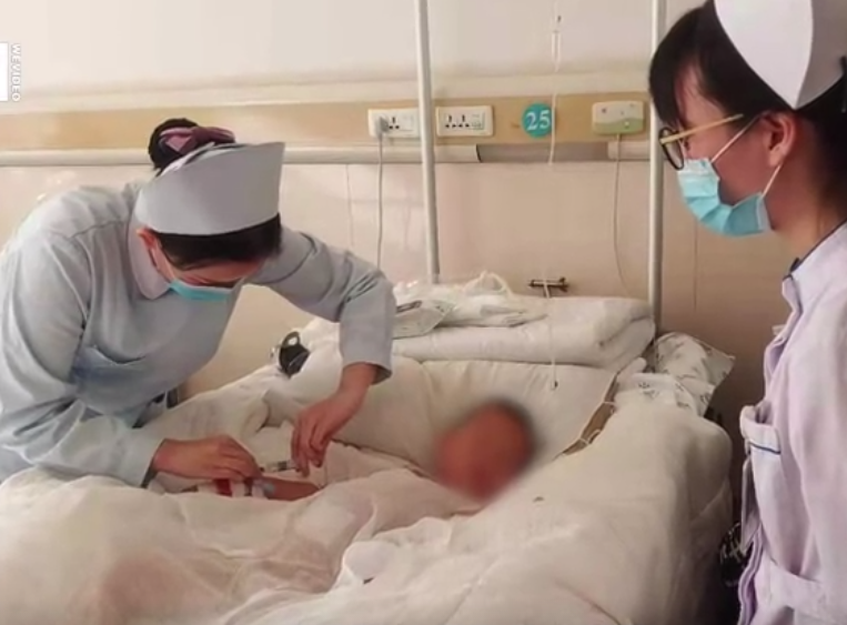 辽宁3岁半男童全身大面积烫伤父亲欲抵押房屋为儿治疗