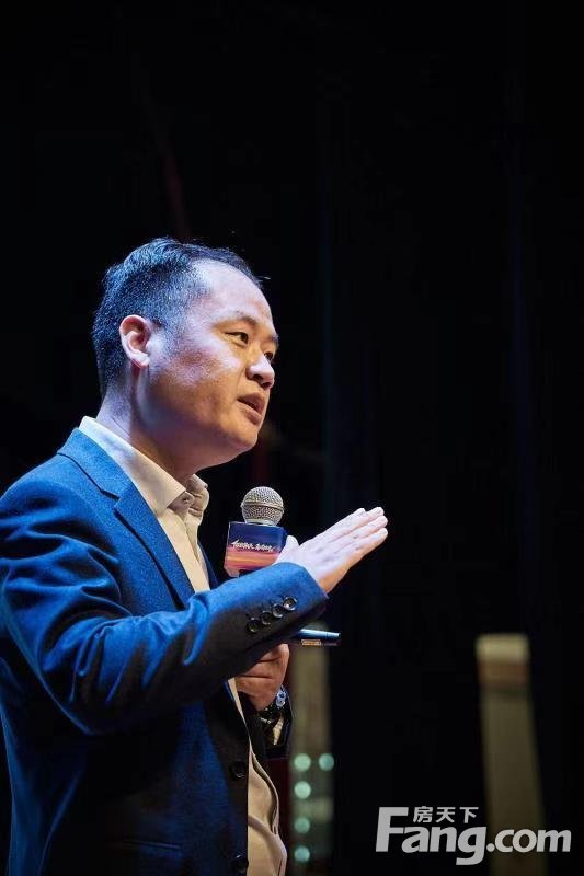 做好当下,未来会有诗与远方 访美凯龙爱家总裁冯全林