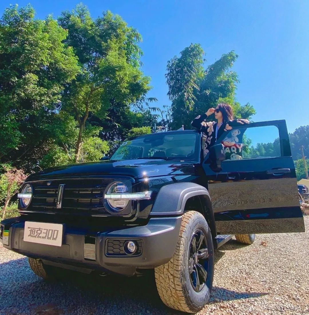 谁说女生不能玩硬派越野?-新浪汽车