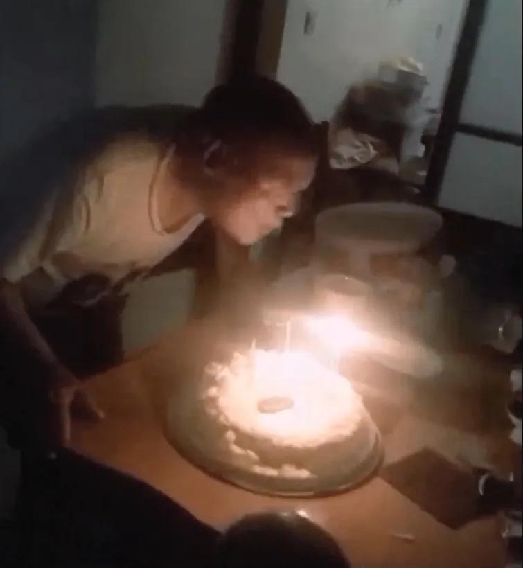 上海一八旬老人竟把300万房产送给楼下水果摊主，背后原因…休闲区蓝鸢梦想 - Www.slyday.coM