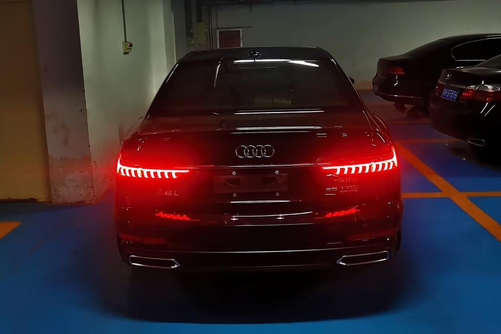 21款奥迪a6l增配了什么?不仅涨价,优惠也变少了!要起飞?