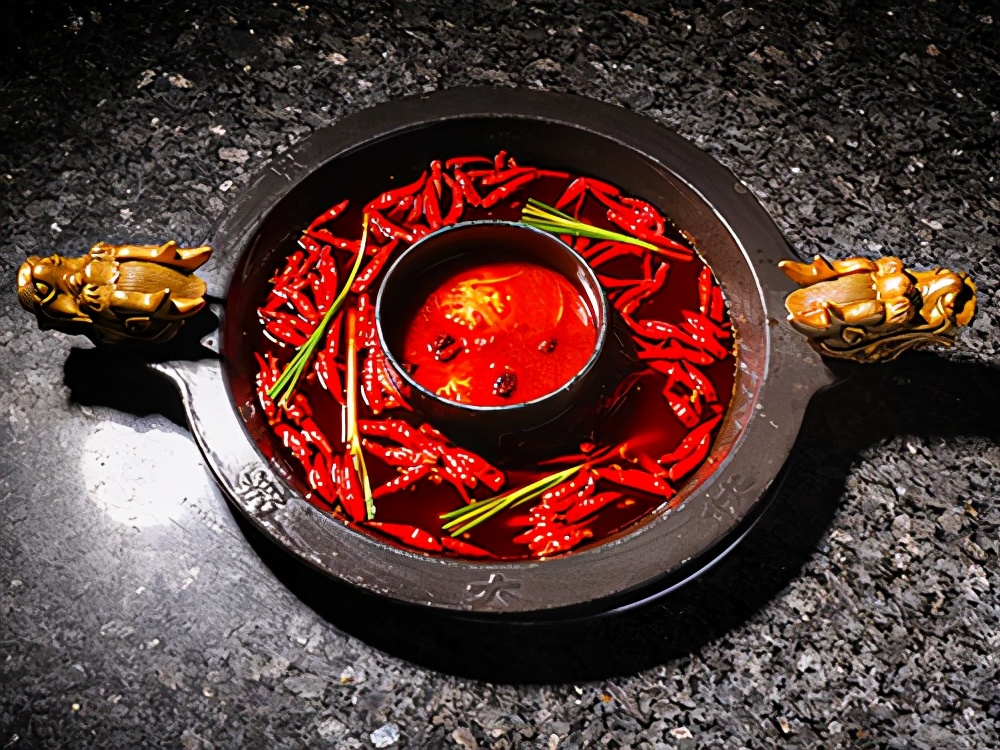 吃红汤老火锅,麻辣鲜香,被彻底圈粉了