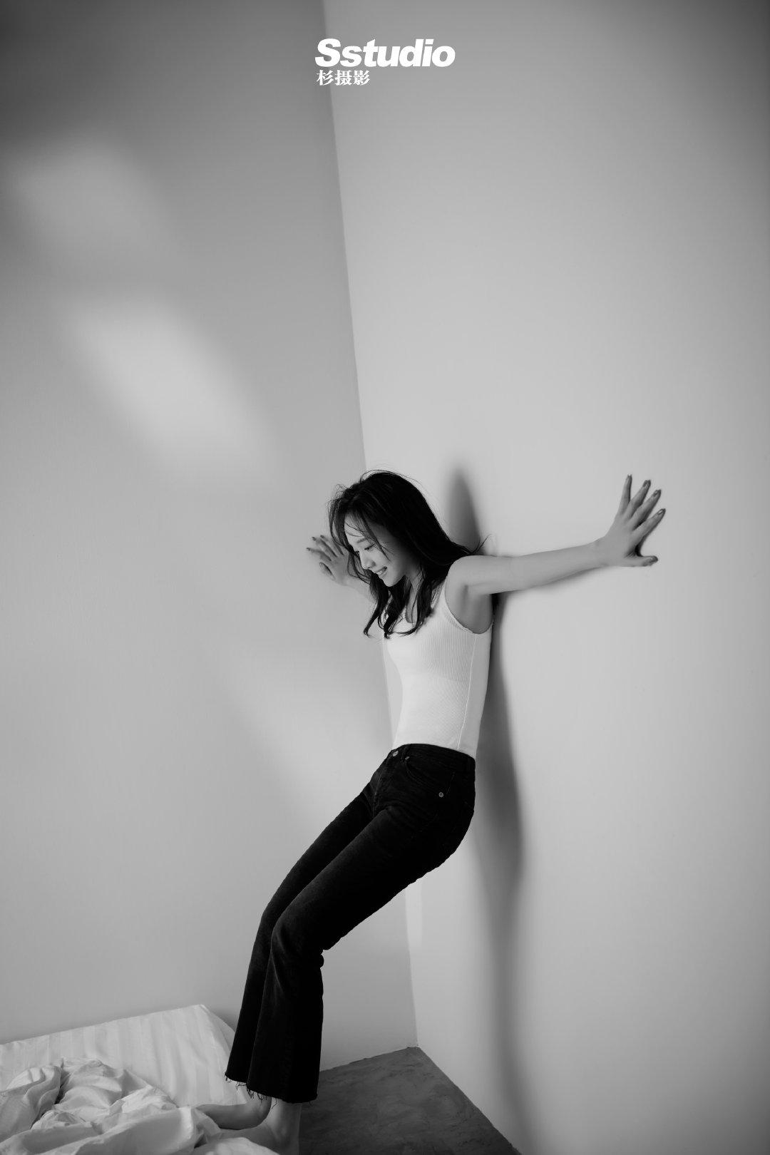 质感写真 某个慵懒午后,黑白交错间,肆意释放心中的小情绪|曾淇|交错