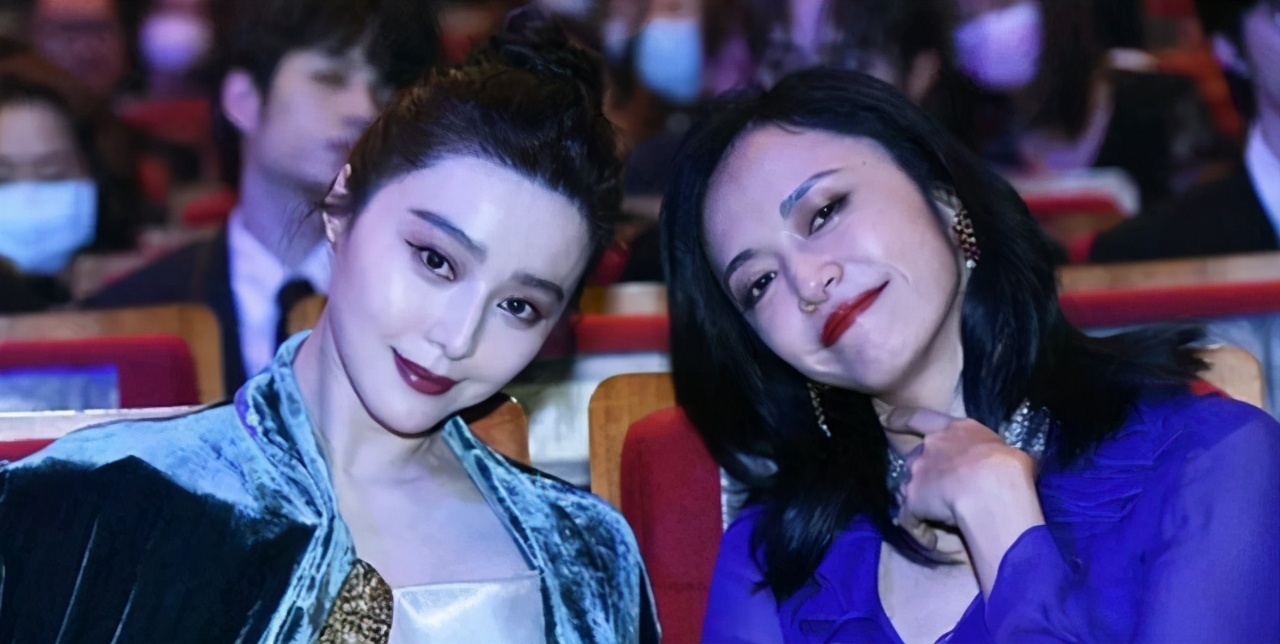 范冰冰参加晚宴疑被冷落,与姚晨合影被嘲,话题女王风光不再