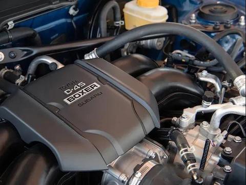 二代斯巴鲁brz,前置后驱,搭载代号fa24自然吸气水平对置发动机,排量2.