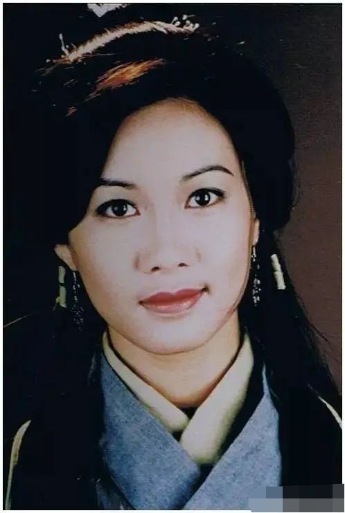 "最美木婉清"赵学而,她曾是谢霆锋旧爱,英皇一姐,今生活成这