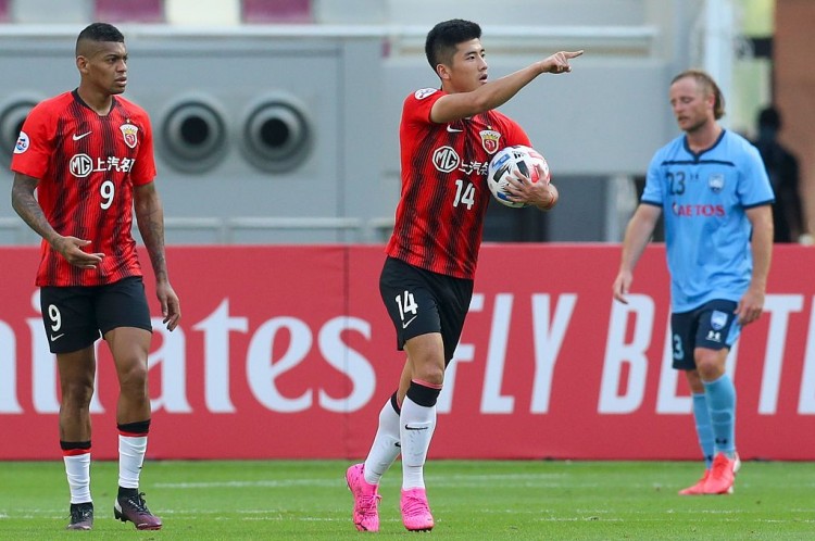 实至名归!梅开二度助上港逆转悉尼,李圣龙当选全场最佳