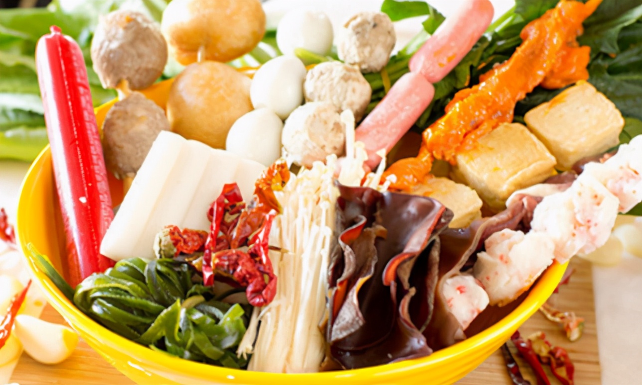 吃麻辣烫只拿5种不压秤的食材花钱少吃得饱老板这是行家