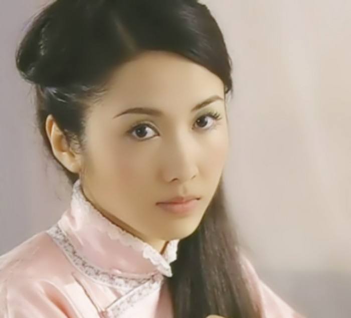 黎姿如今一年比一年僵的脸,颜值巅峰时,李嘉欣都会逊色|黎姿|赵敏|周