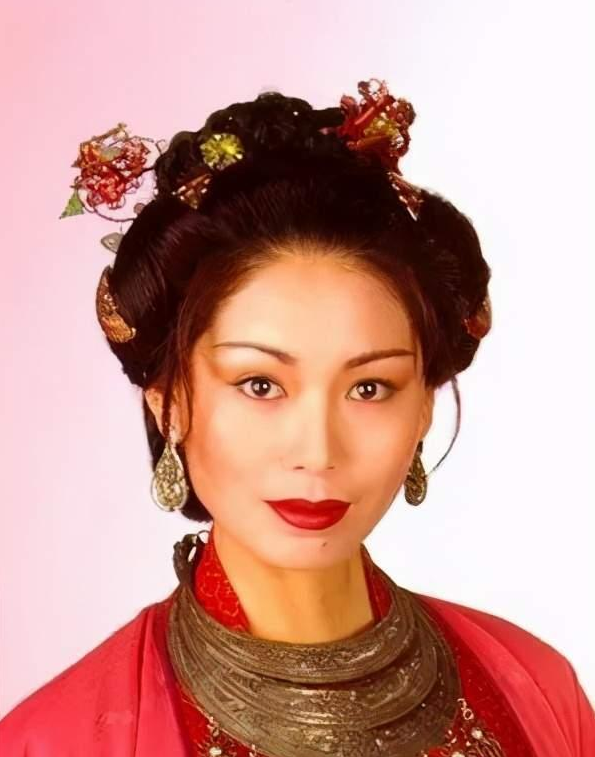 新《鹿鼎记》苏荃获赞,出场惊艳成老婆团最美,颜值曾碾压范冰冰