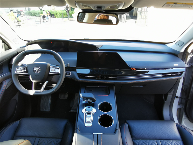 静态解析长安uni-k:外观前卫有高级感,内饰突显智能科技