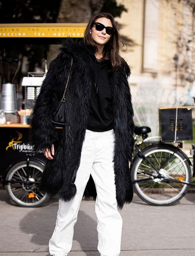 大衣 卫裤,大衣厚重,气场足,无论是呢子大衣还是皮草大衣都有